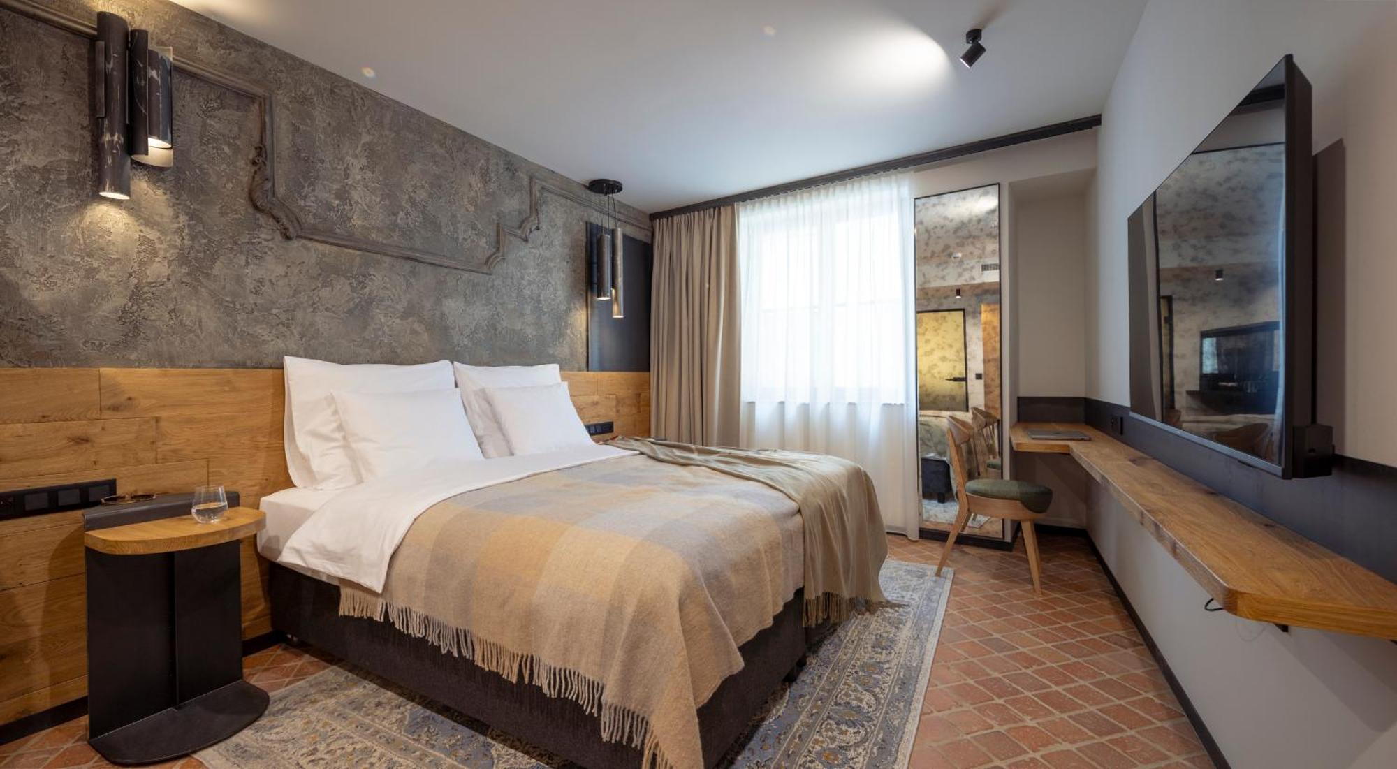 Nomadic Urban Premium *